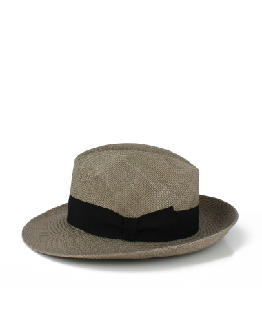60 / 5.000 PANAMA straw hat with short brim raised at the back, trilby type