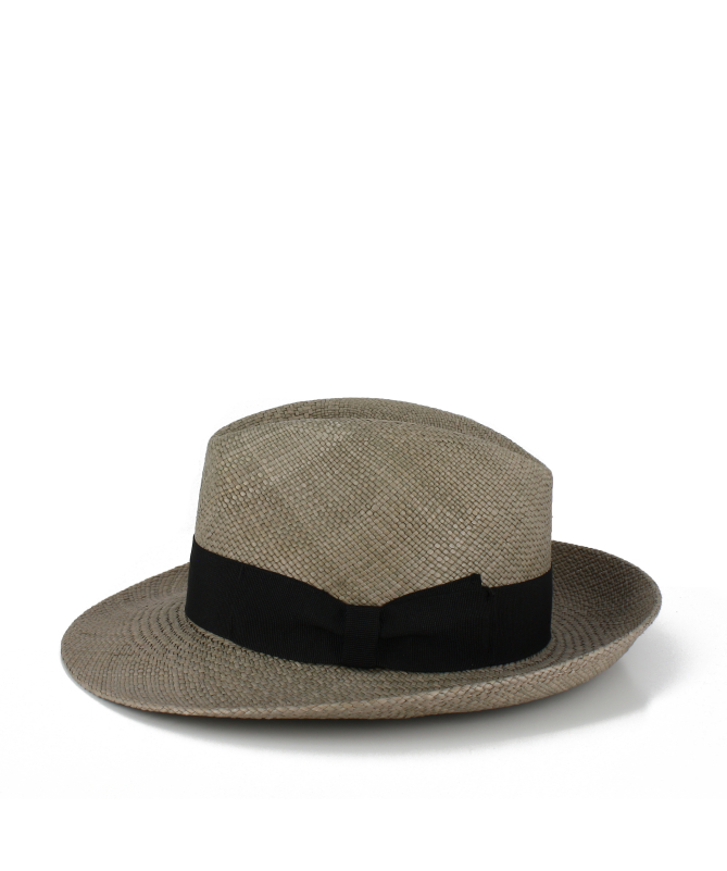 60 / 5.000 PANAMA straw hat with short brim raised at the back, trilby type