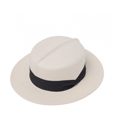 Panasoft hat with round head and fine Panama Montecristi crest rib