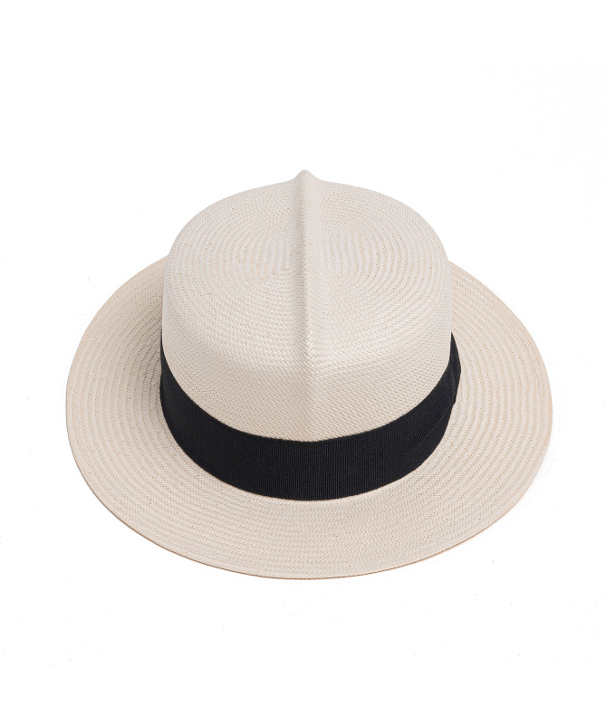 Panasoft hat with round head and fine Panama Montecristi crest rib