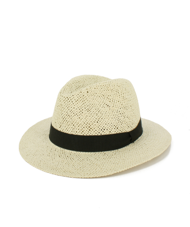 MEN'S hat with perforated paper and high breathability