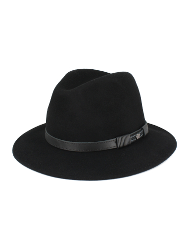 Men's felt hat with removable earflaps, made in Italy.