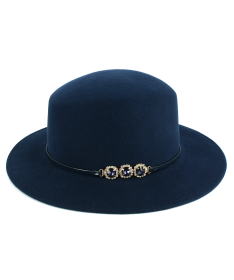 Women's felt hat with clean dome and accessory