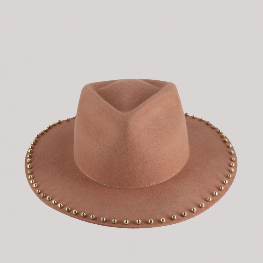 Fedora borchiato