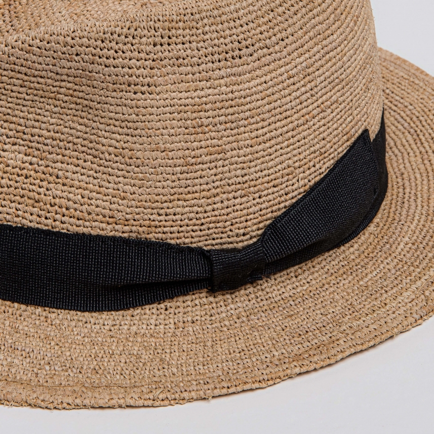 Cappello in rafia naturale extra-fino
