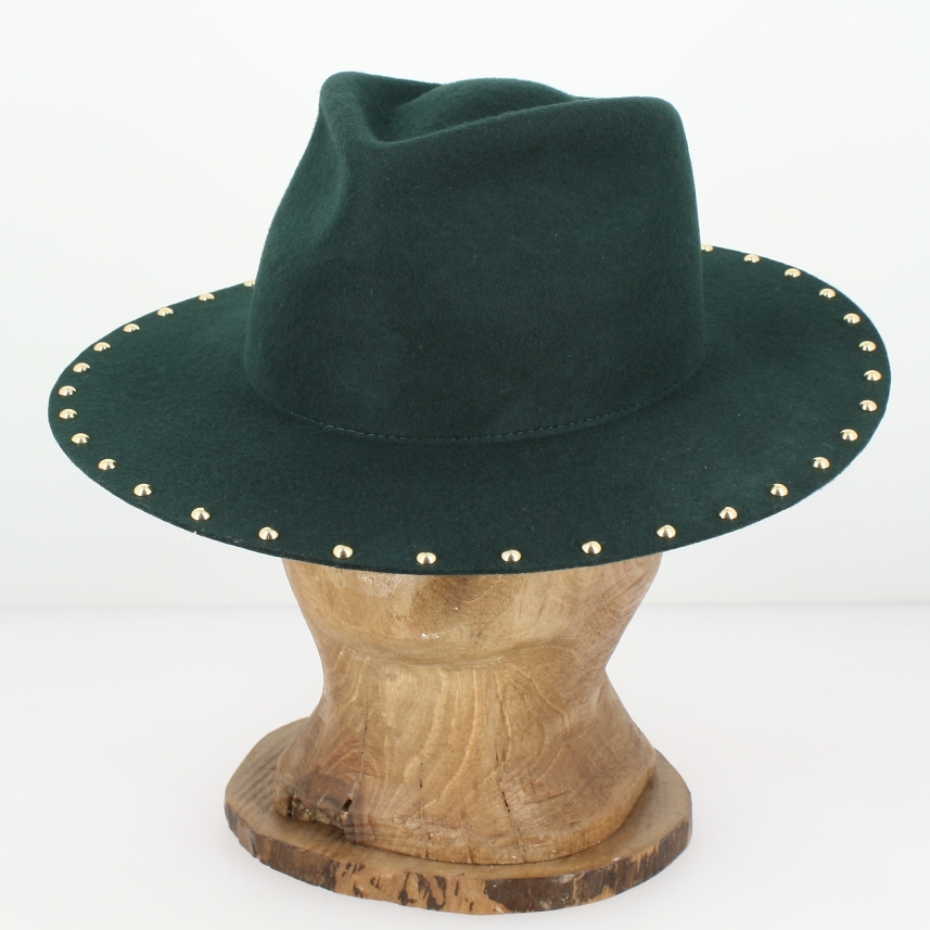Fedora borchiato