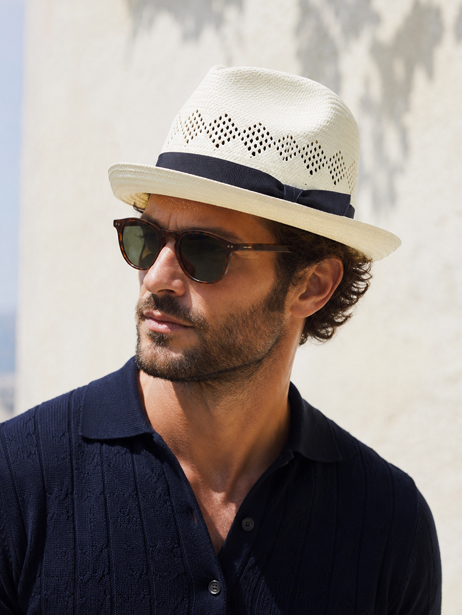 cappello uomo in carta