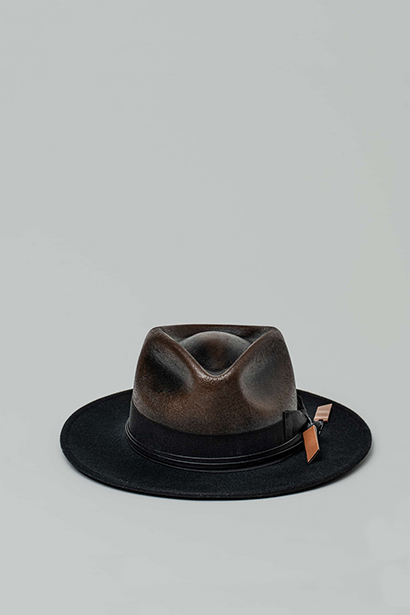 cappello effetto pelle